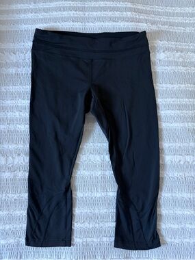 Black Cropped Athletic Leggings